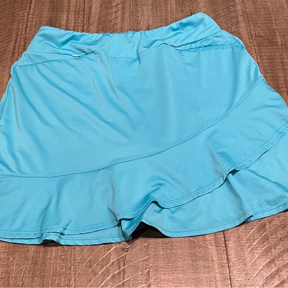 Tail skort small